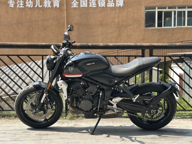 二手凯旋Trident 660
