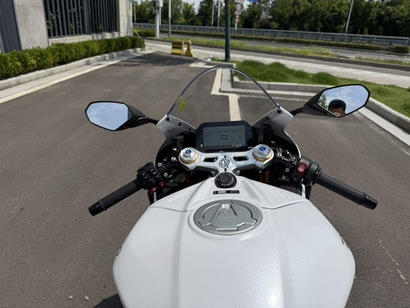 二手张雪机车820RR