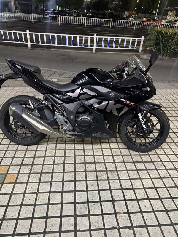 二手豪爵铃木GSX250R