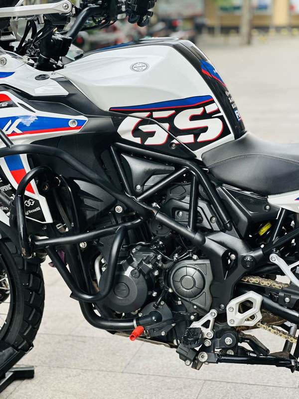 二手贝纳利金鹏 TRK502