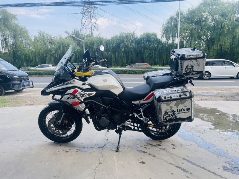 二手贝纳利金鹏 TRK502