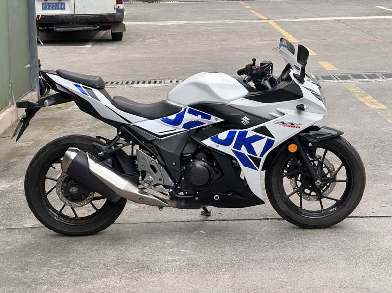 二手豪爵铃木GSX250R