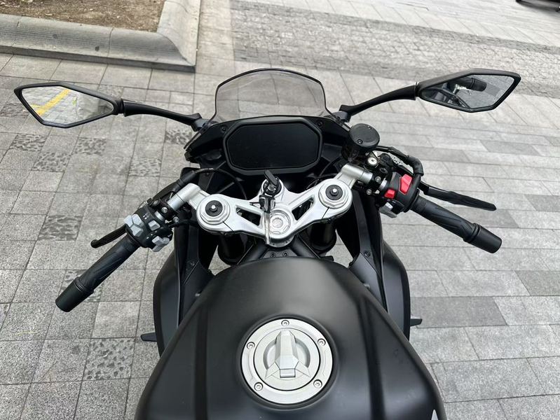 二手贝纳利龙卷风 Tornado 552R