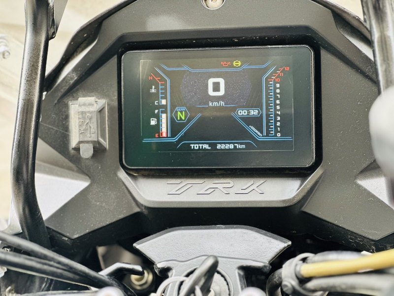 二手贝纳利金鹏 TRK502