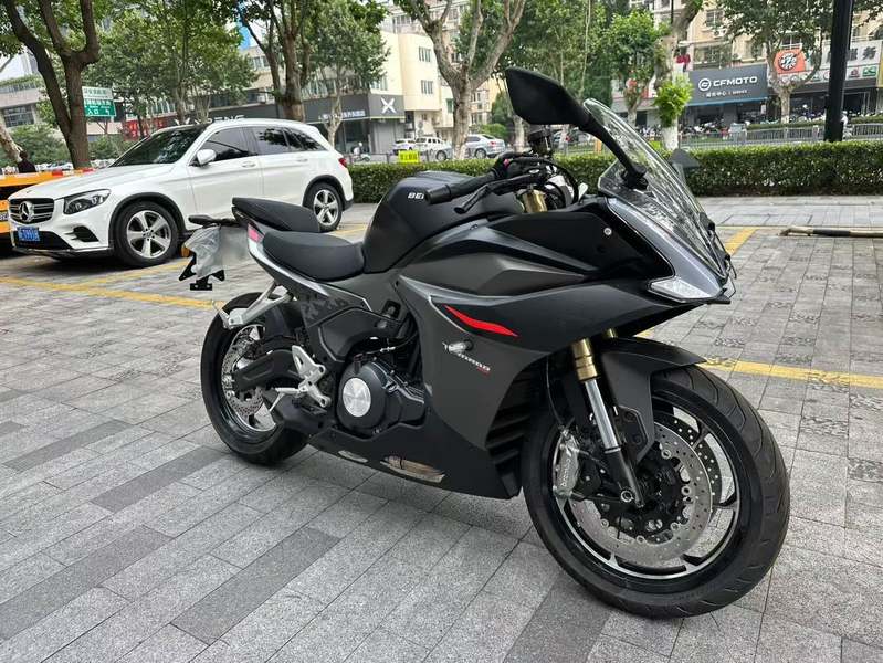 二手贝纳利龙卷风 Tornado 552R