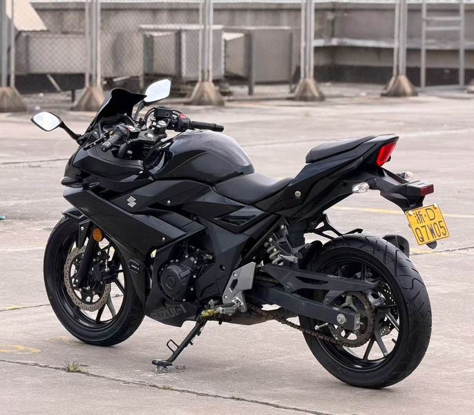二手豪爵铃木GSX250R