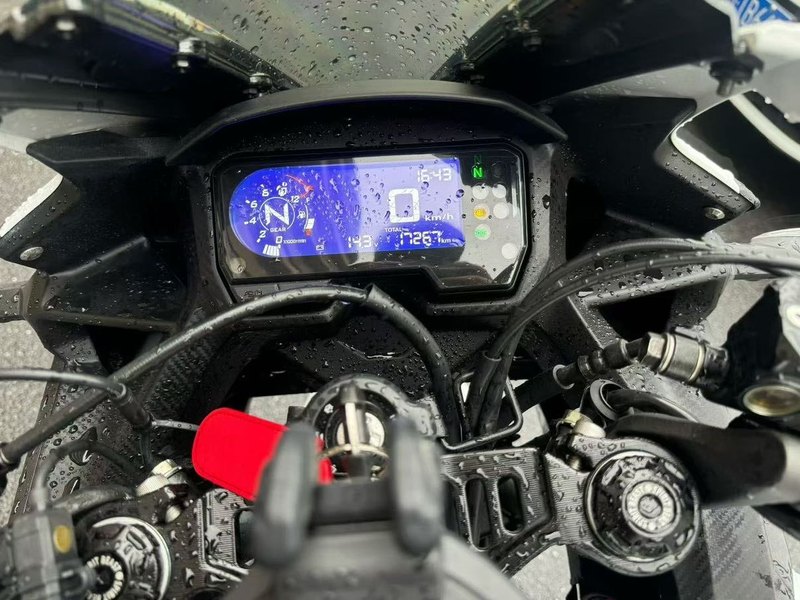 二手本田CBR400R