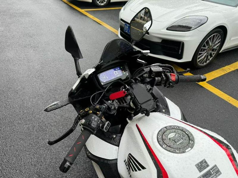 二手本田CBR400R