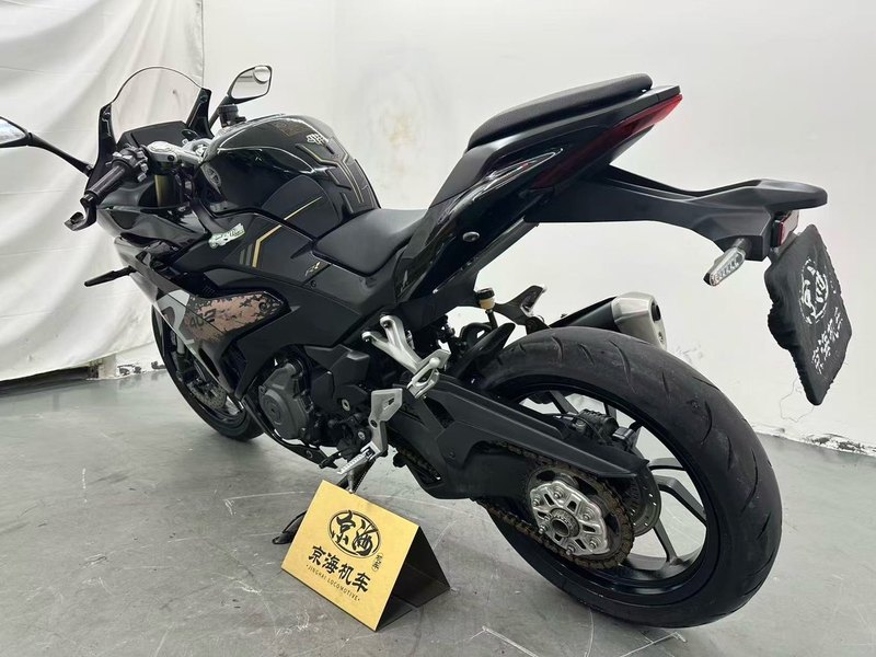 二手贝纳利龙卷风 Tornado 402R
