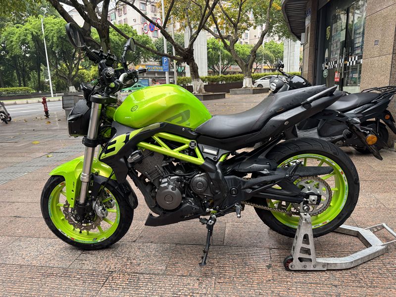 二手贝纳利蓝宝龙 BN302S