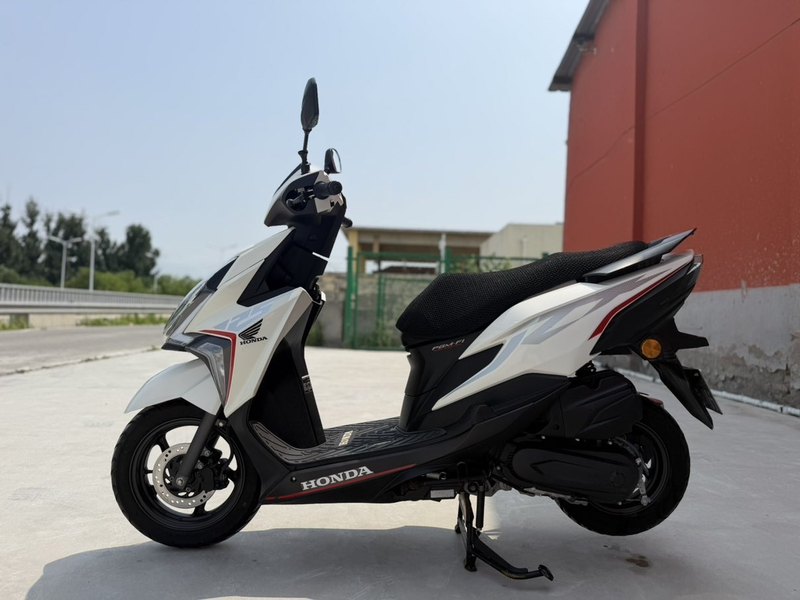 二手新大洲本田裂行 RX125Fi