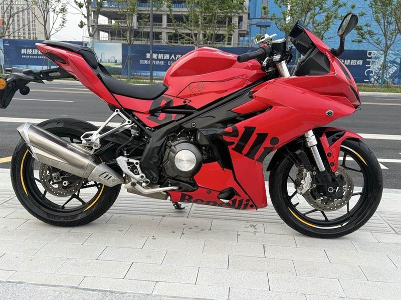 二手贝纳利龙卷风 Tornado 302R
