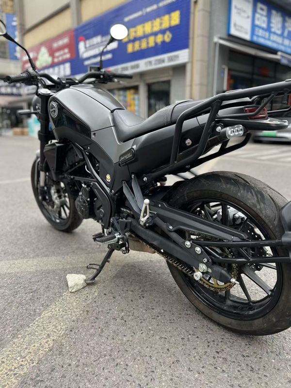 二手贝纳利幼狮 Leoncino 250