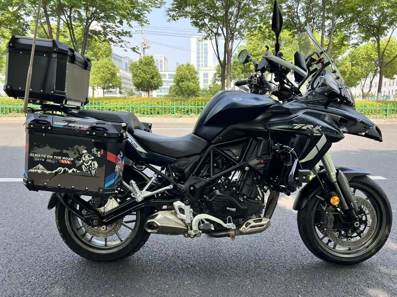 二手贝纳利金鹏 TRK502
