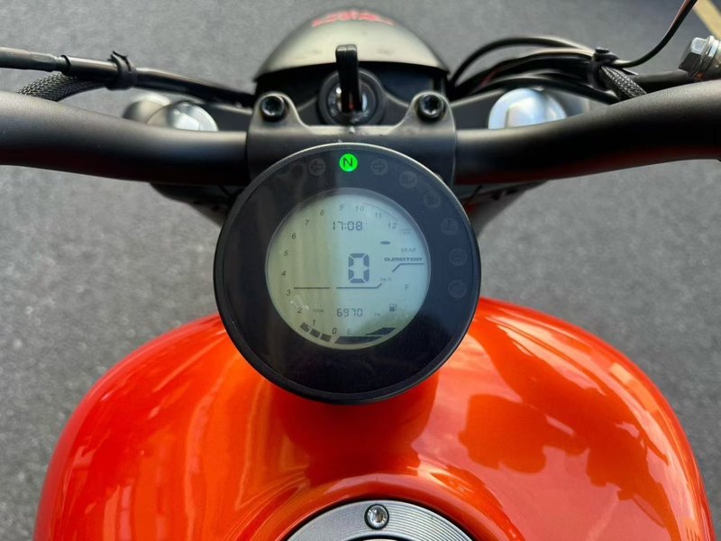 二手QJMOTOR闪300