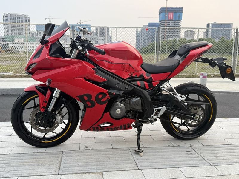 二手贝纳利龙卷风 Tornado 302R