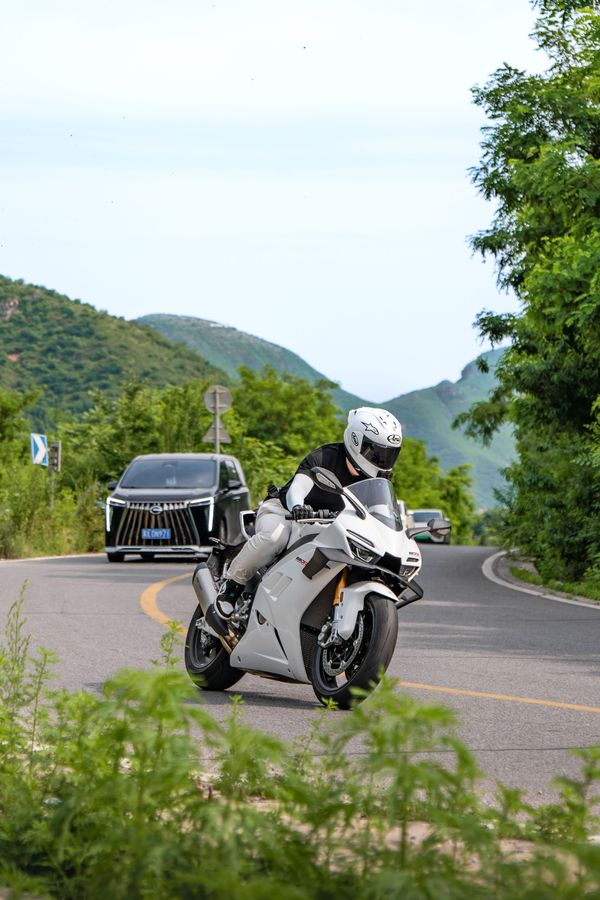 二手张雪机车820RR