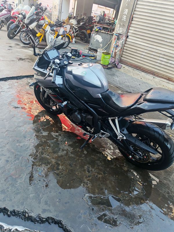二手贝纳利龙卷风 Tornado 302R