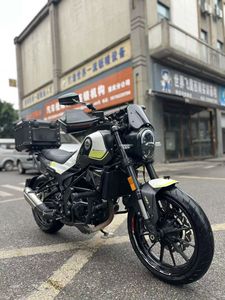 二手贝纳利幼狮 Leoncino 250