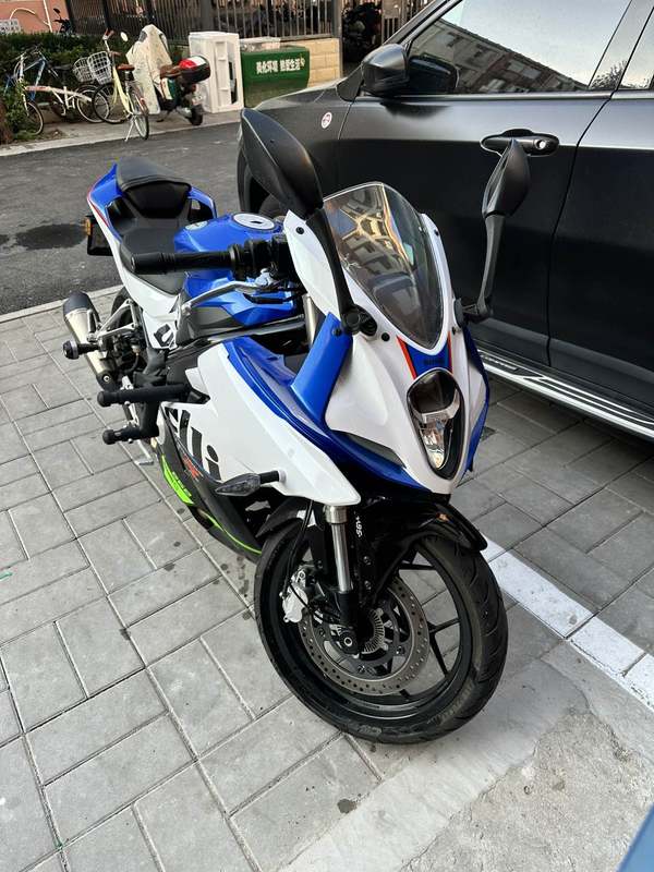 二手贝纳利龙卷风 Tornado 252R