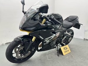 二手贝纳利龙卷风 Tornado 402R