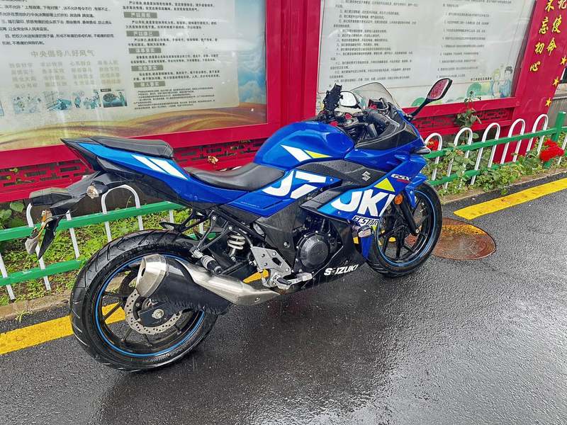 二手豪爵铃木GSX250R