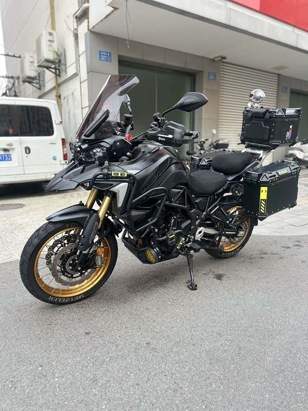 二手贝纳利TRK702