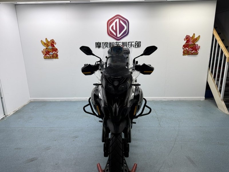 二手贝纳利金鹏 TRK502