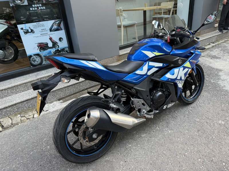 二手豪爵铃木GSX250R