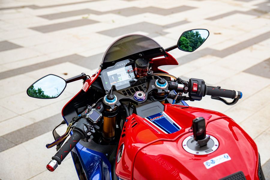 二手本田CBR 1000 RR-R