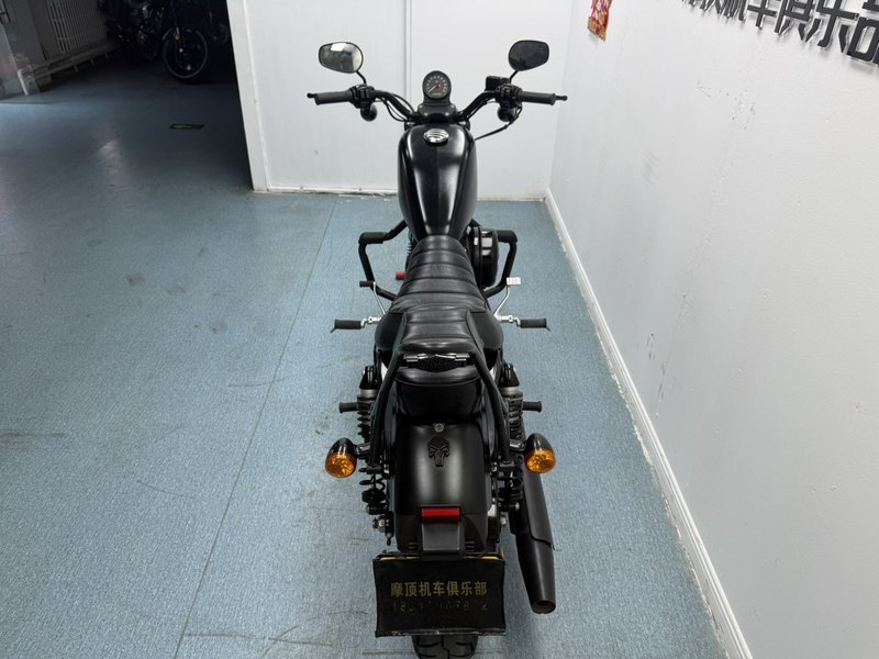 二手哈雷戴维森Iron883 硬汉