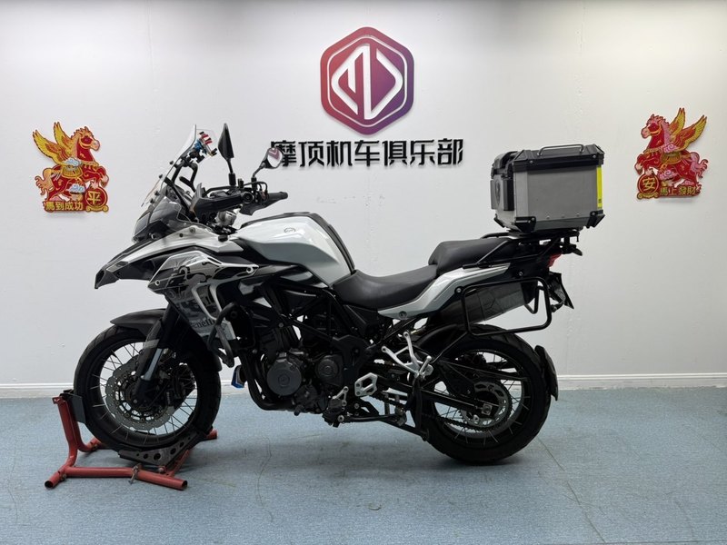 二手贝纳利金鹏 TRK502