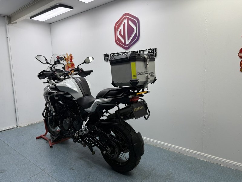 二手贝纳利金鹏 TRK502