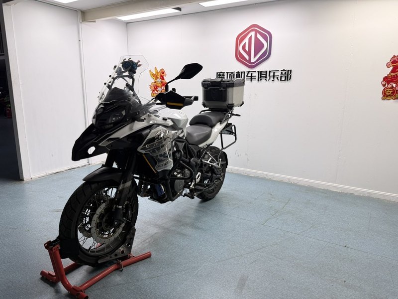 二手贝纳利金鹏 TRK502