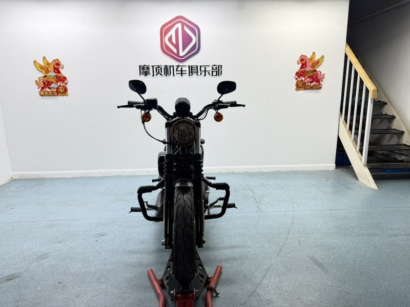 二手哈雷戴维森Iron883 硬汉