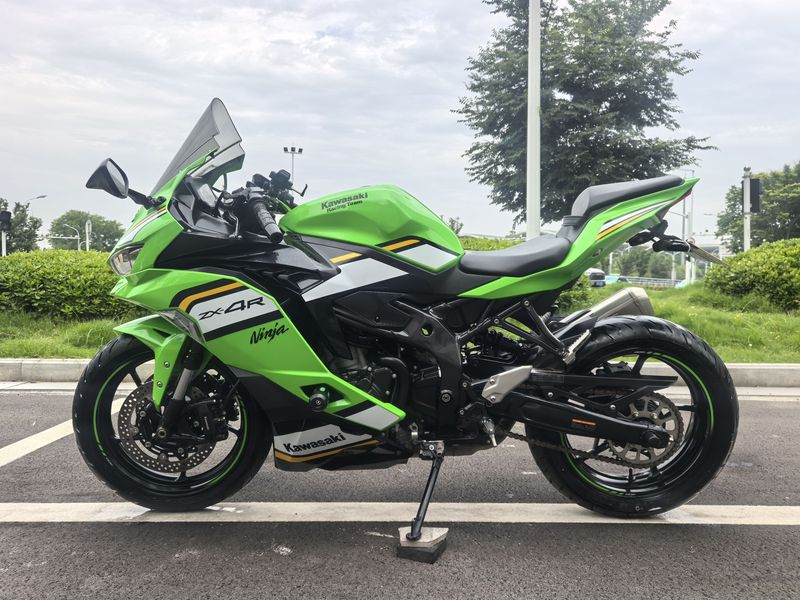 二手川崎ZX-4R