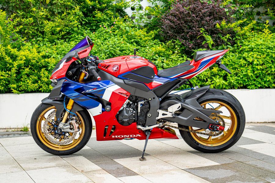 二手本田CBR 1000 RR-R