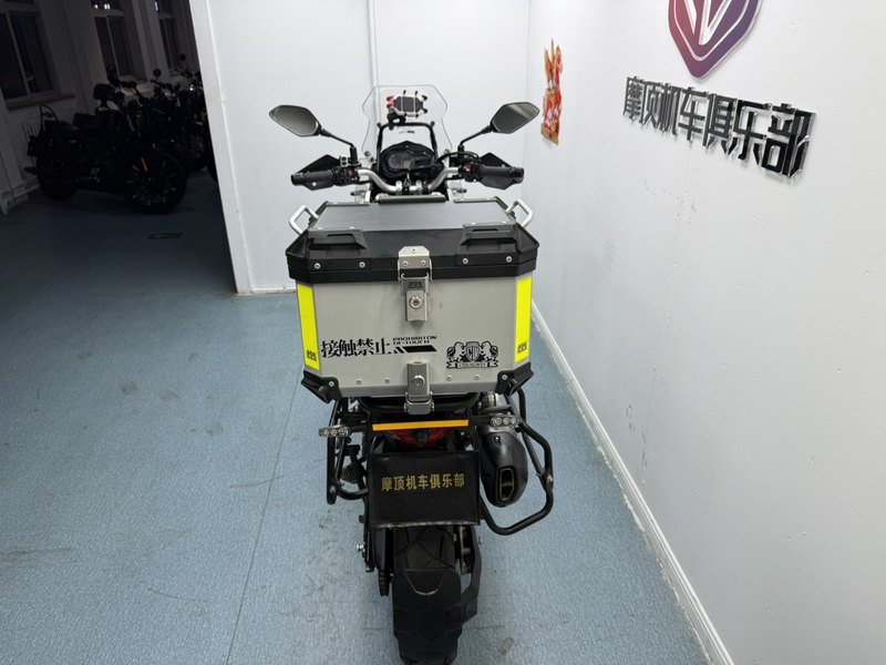 二手贝纳利金鹏 TRK502