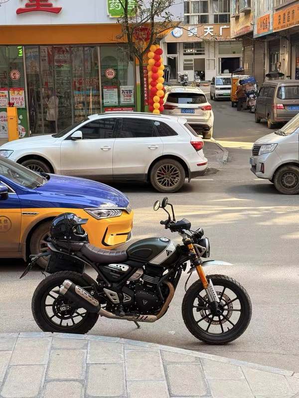 二手凯旋Scrambler 400 X