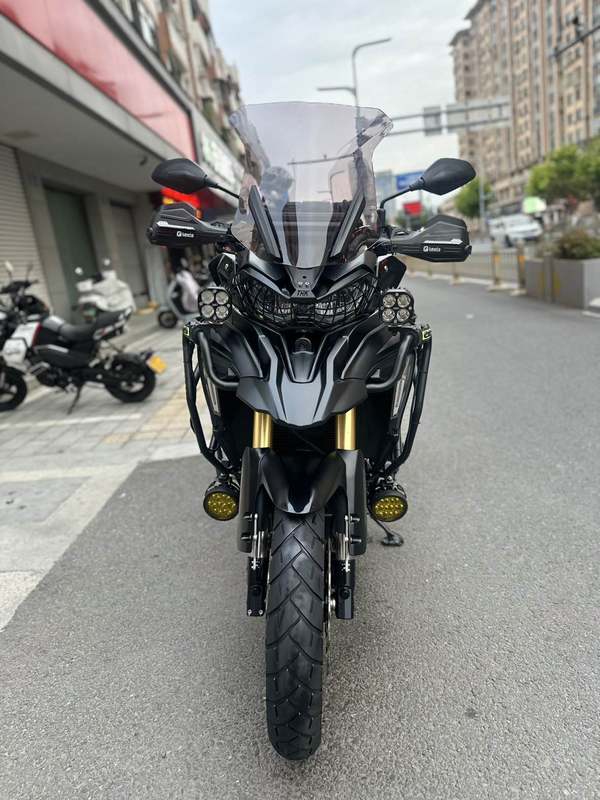二手贝纳利TRK702
