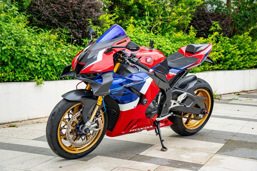 二手本田CBR 1000 RR-R