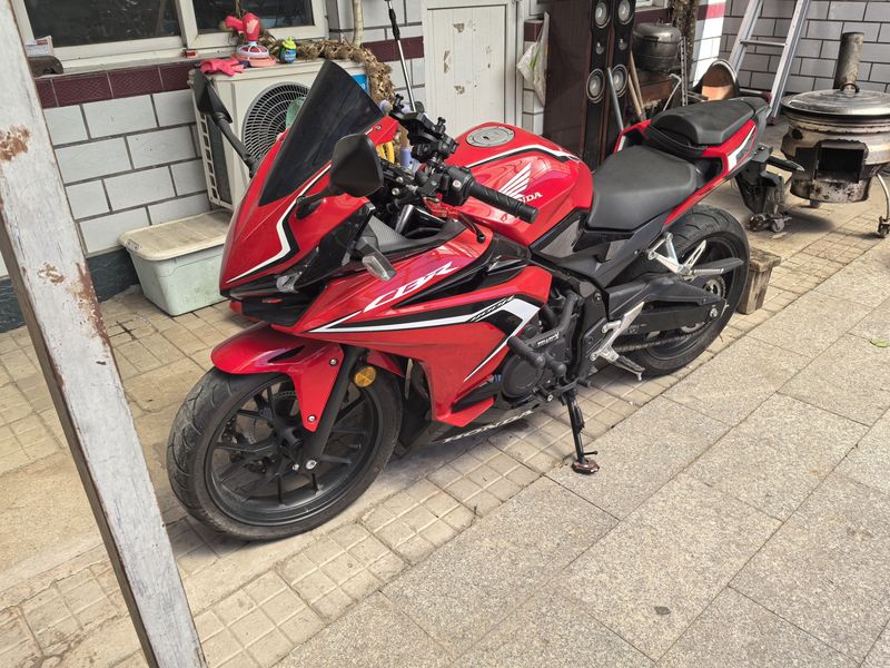 二手本田CBR400R