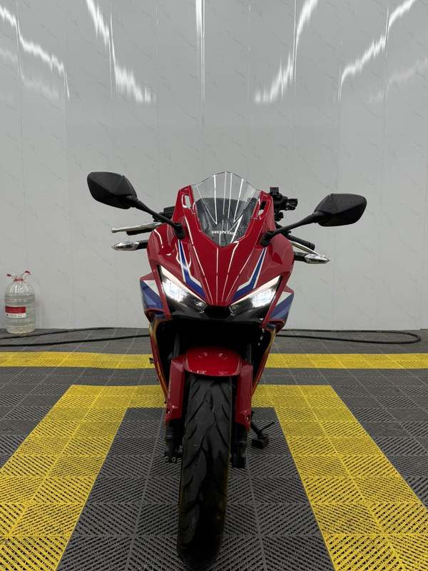 二手本田CBR400R
