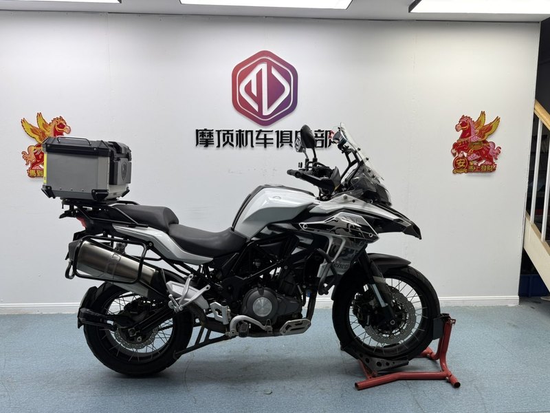 二手贝纳利金鹏 TRK502