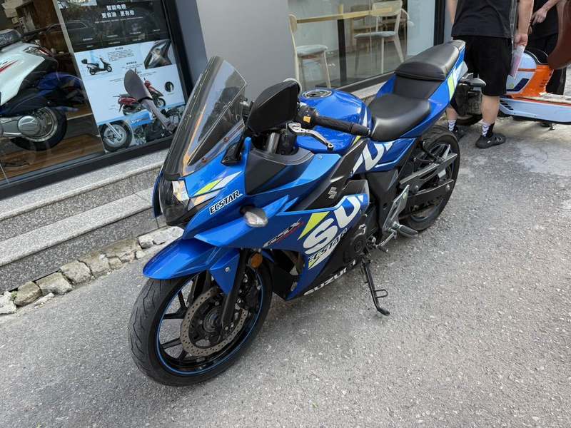 二手豪爵铃木GSX250R