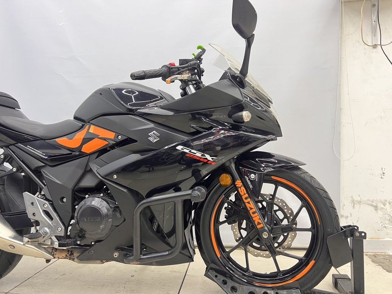 二手豪爵铃木GSX250R