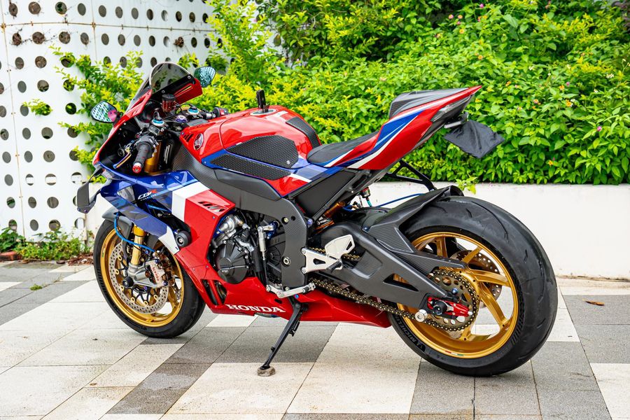 二手本田CBR 1000 RR-R
