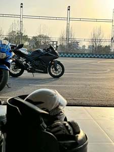 二手本田CBR400R(海外)