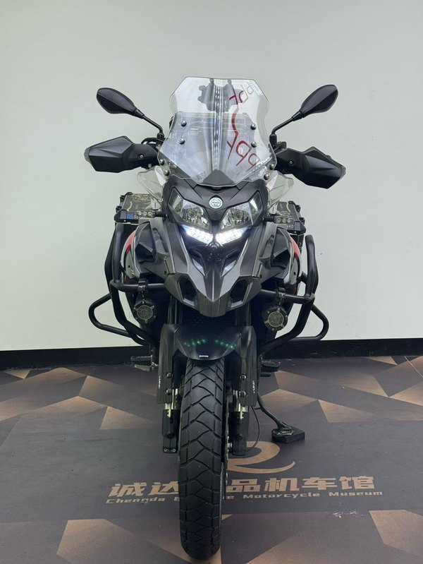 二手贝纳利金鹏 TRK502