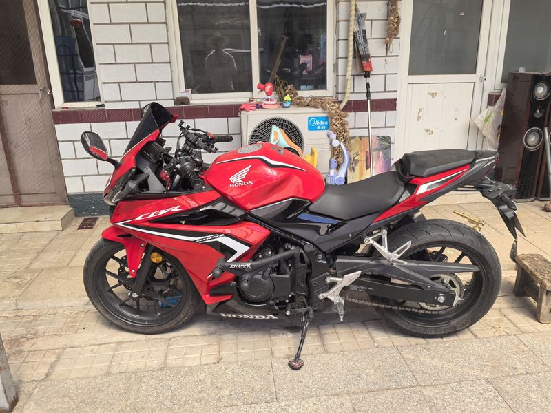 二手本田CBR400R